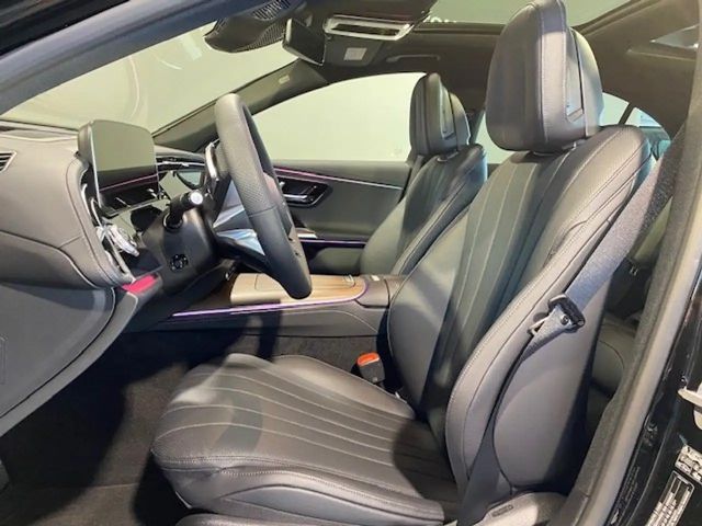 Mercedes-Benz E 220 AMG Line E 220 d Sedan