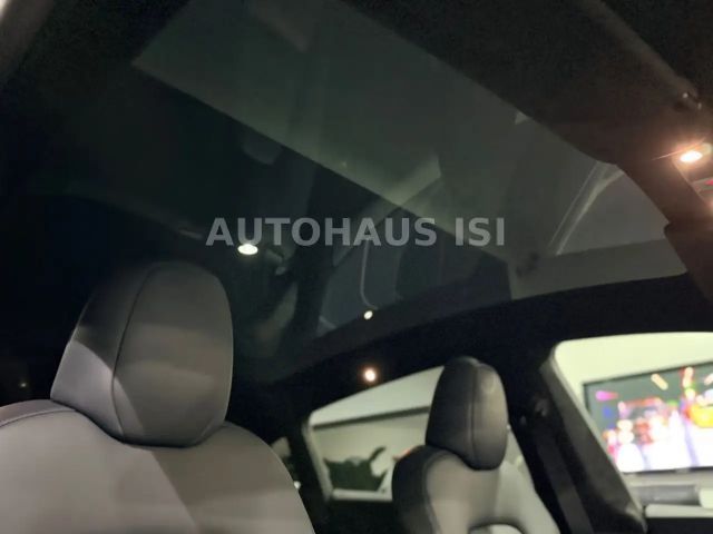 Tesla Model Y AWD Dual Motor Performance