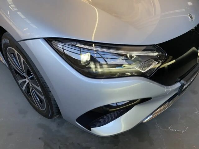 Mercedes-Benz EQE 300 Premium Sedan