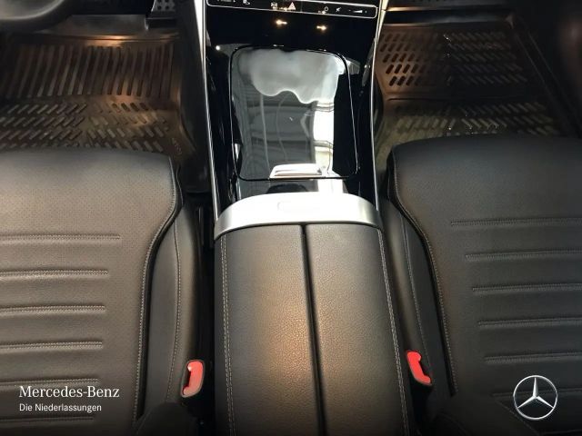 Mercedes-Benz C 300 AMG Line Sedan