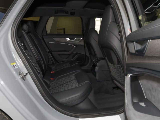 Audi RS6 Avant Performance Quattro