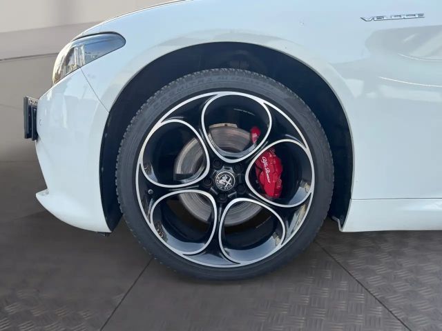 Alfa Romeo Giulia AT8 Q4