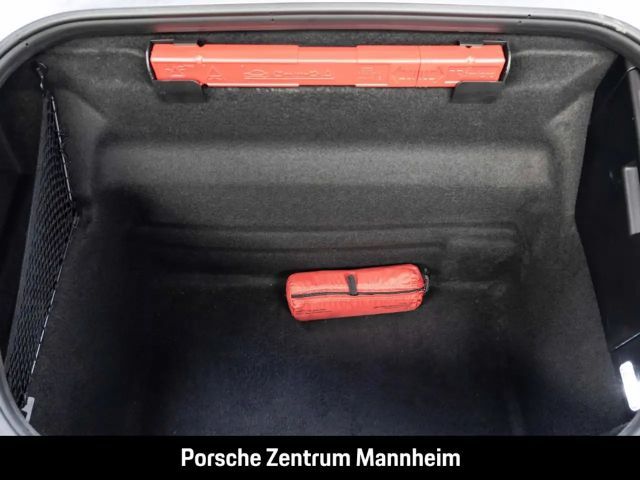 Porsche 992 4 Coupé GTS Targa