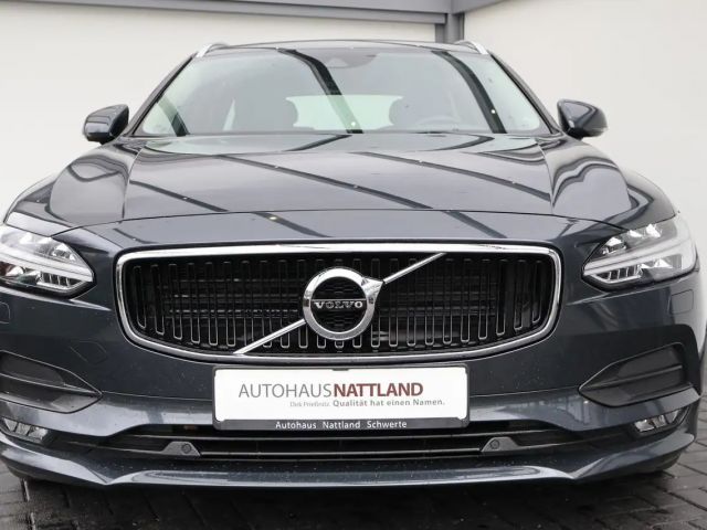 Volvo V90 Momentum