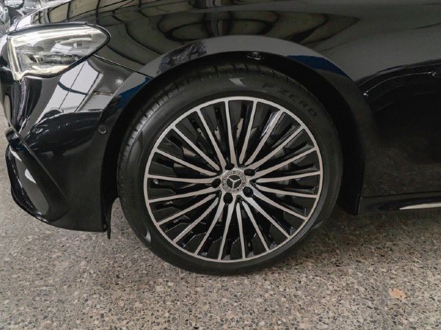 Mercedes-Benz E 200 Sedan