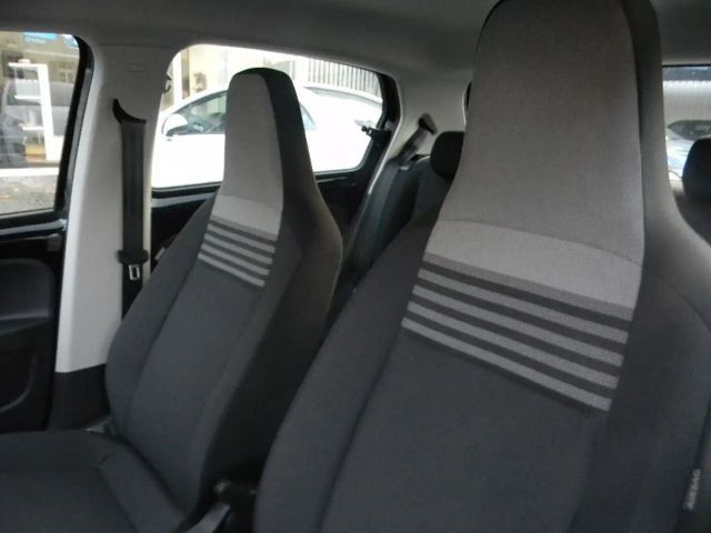 Volkswagen up! Move Move up!