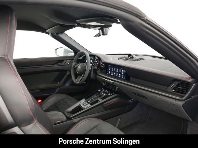 Porsche 992 Cabrio Carrera GTS