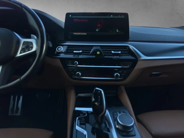 BMW 520 520d M-Sport Touring xDrive