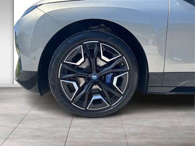 BMW iX xDrive40