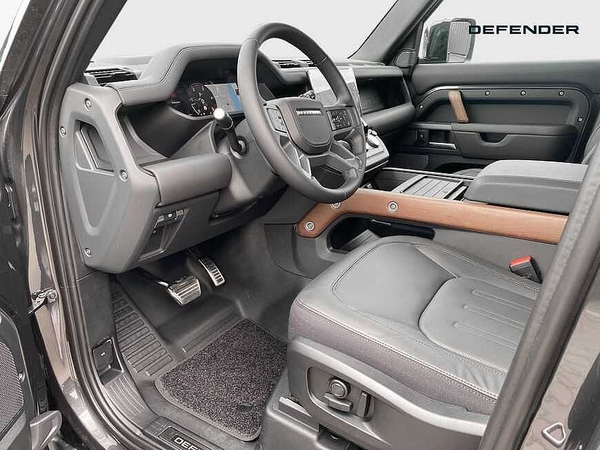 Land Rover Defender 110