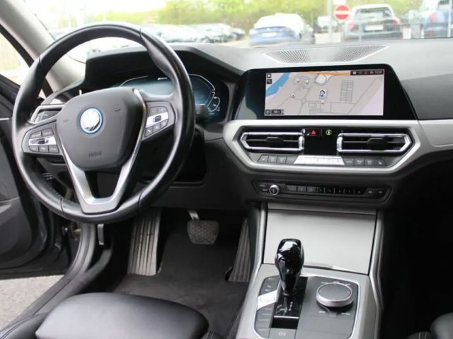 BMW 330 330e Advantage pakket Touring