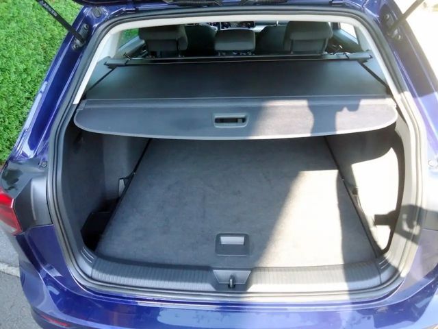 Volkswagen Golf Life Variant