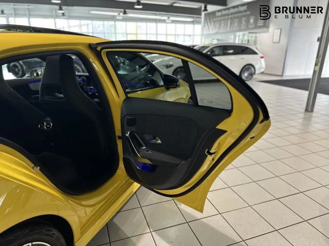 Mercedes-Benz A 220 4MATIC AMG Line