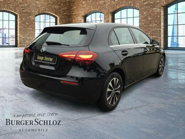 Mercedes-Benz A 180 AUT DynLicht Fernlichtass. Kam. KlimaA LED