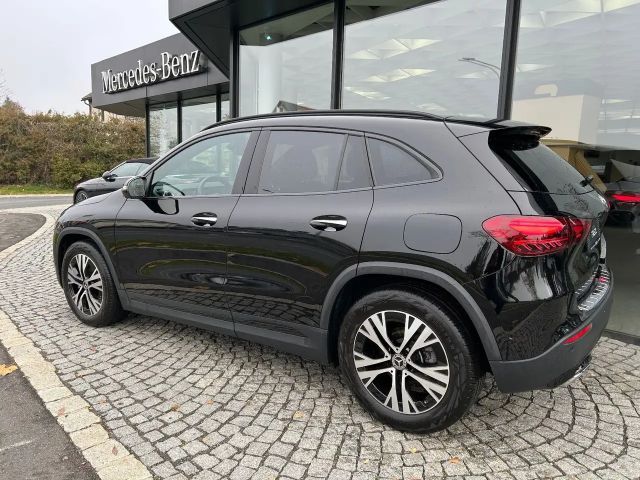Mercedes-Benz GLA 200 GLA 200 d