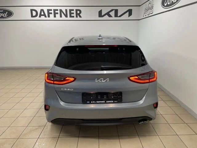 Kia Ceed Ultimate Tempomat VerkehrszeichenERK Navi