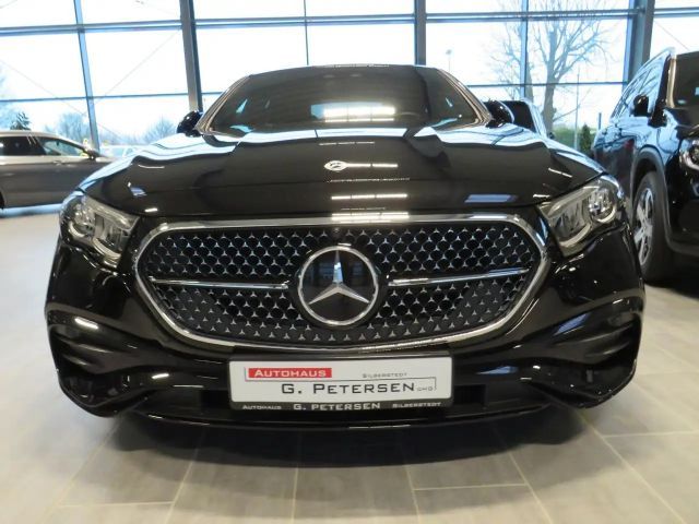 Mercedes-Benz E 220 AMG Line E 220 d Sedan