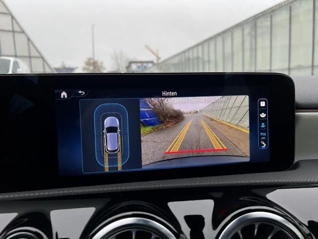 Mercedes-Benz A 180 Hatchback Progressive