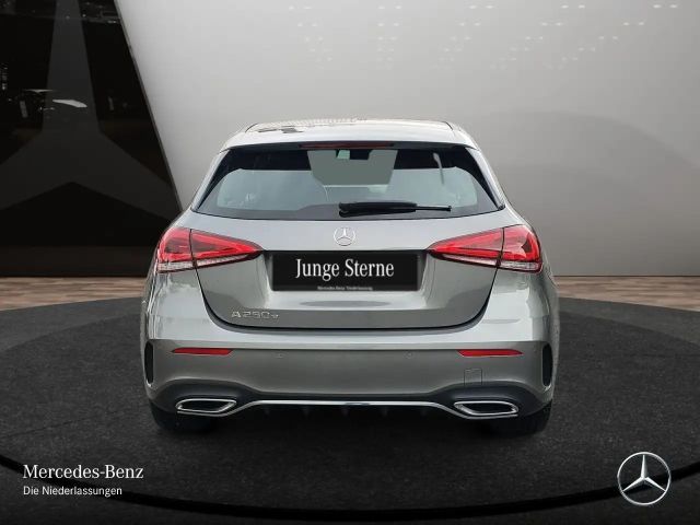 Mercedes-Benz A 250 A 250 e AMG Line