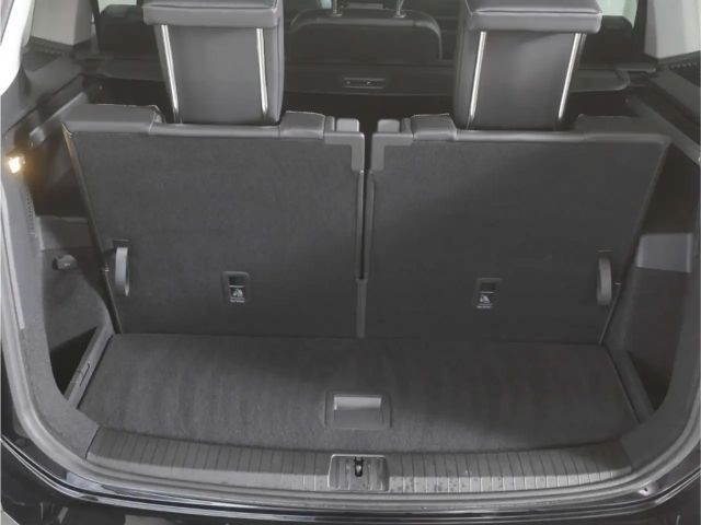 Volkswagen Touran 1.5 TSI DSG R-Line