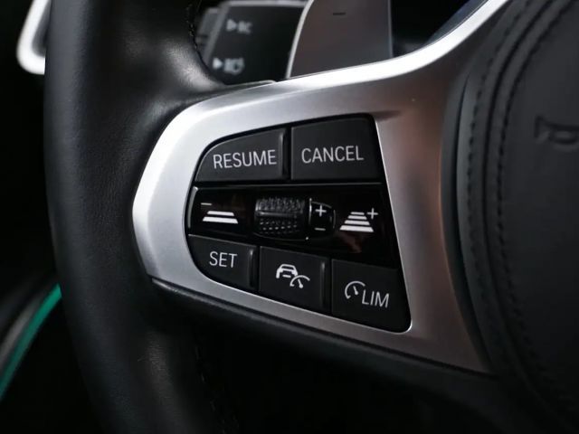 BMW 320 320e M-Sport xDrive