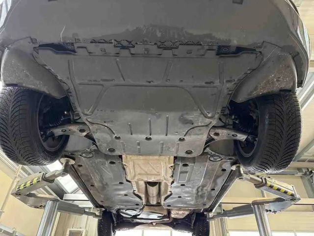 Volkswagen Golf Active NAVI/AppConnect/16" GJR . . .