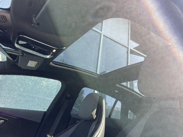 Mercedes-Benz EQE 300 Sedan