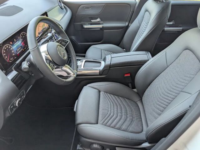 Mercedes-Benz B 180 Progressive Sedan