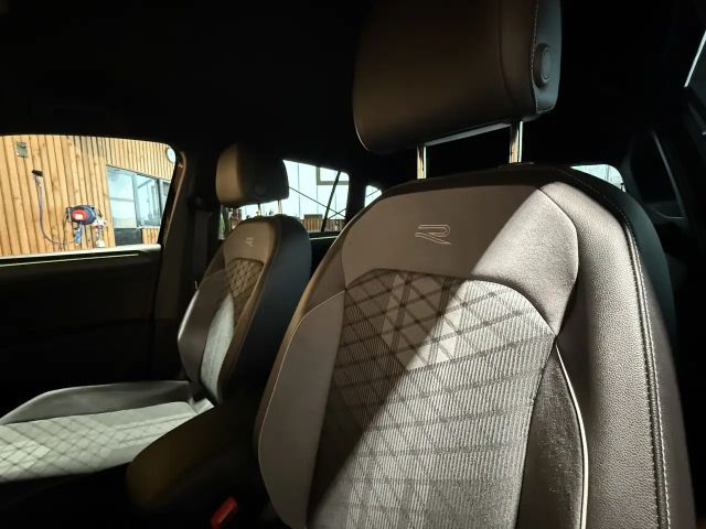 Volkswagen Tiguan DSG IQ.Drive R-Line