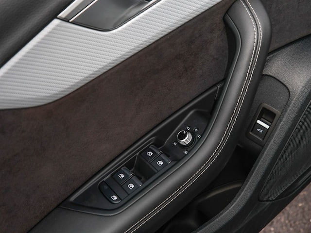 Audi RS4 Avant Quattro