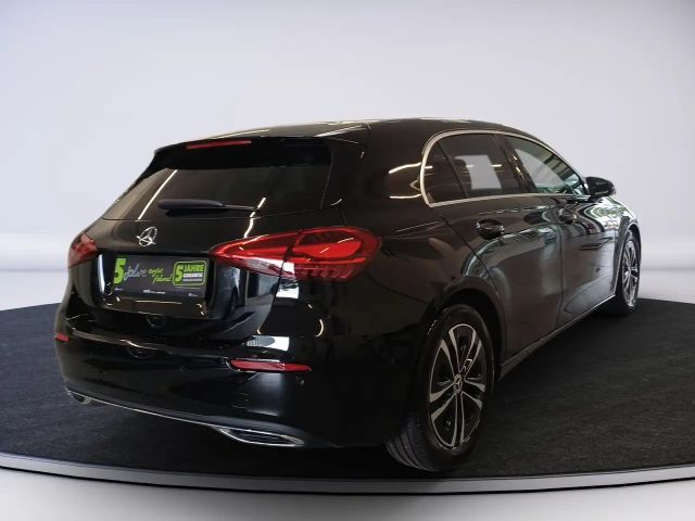 Mercedes-Benz A 200 A 200 d