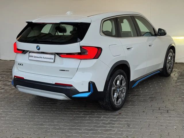 BMW iX1 xDrive30