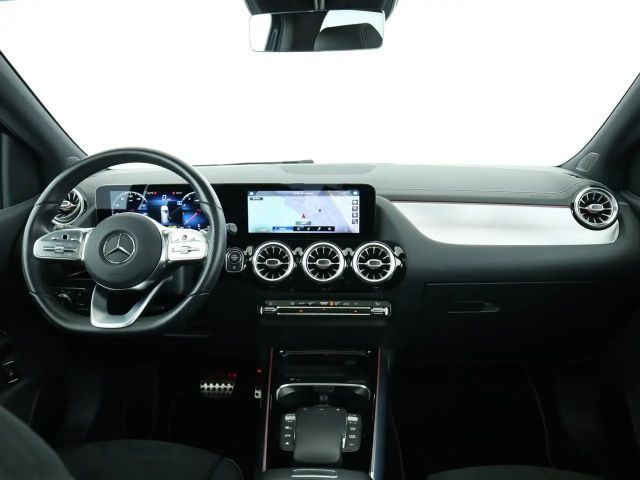 Mercedes-Benz B 200 AMG Line