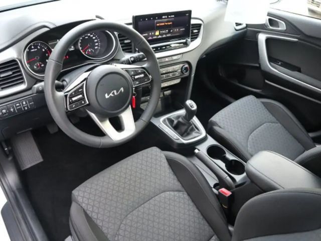 Kia Ceed Ceed / WENIG KM ! / STARKER MOTOR / TOP-AUSST. !
