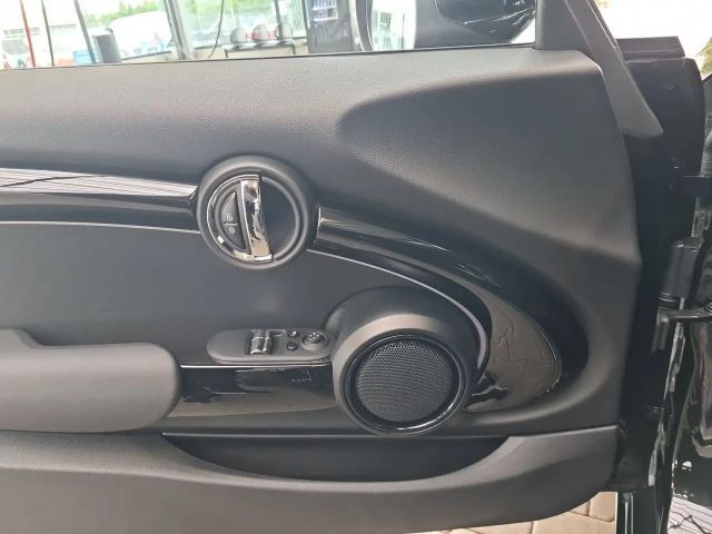 MINI Cooper Hatch DAB LED RFK Navi Komfortzg. Shz. uvm.