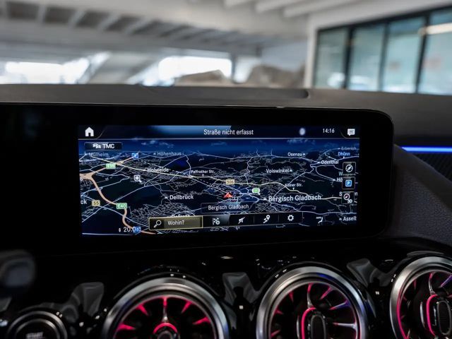 Mercedes-Benz GLA 200 AMG Line