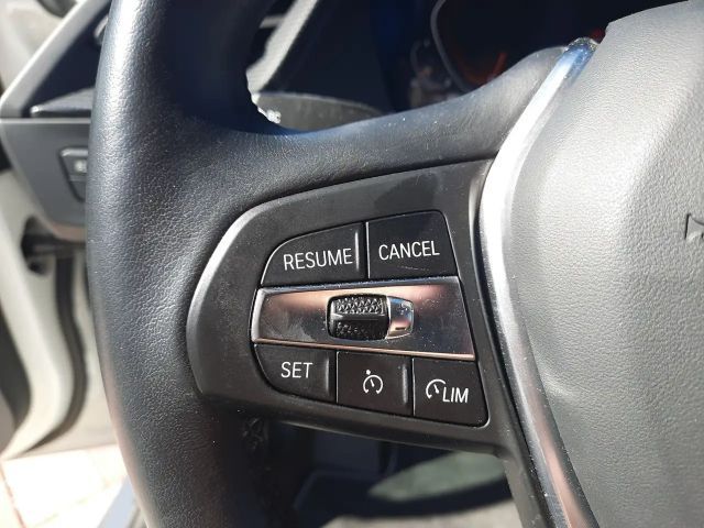 BMW 118 118i Sedan Sport Line