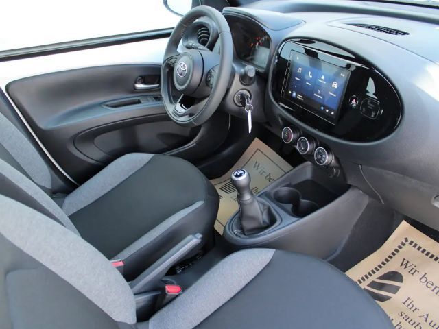 Toyota Aygo 1.0 VVT-i Hatchback Play