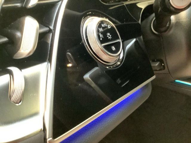 Mercedes-Benz E 200 AMG Line Sedan