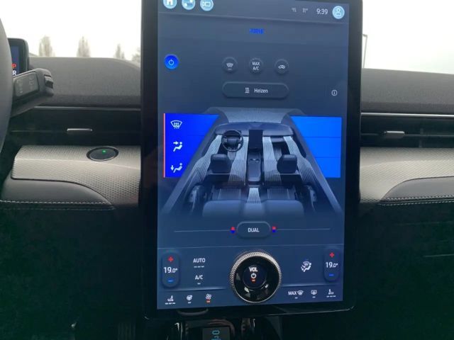 Ford Mustang Mach-E Basis Navi digitales Cockpit LED ACC Mehrzonenklim