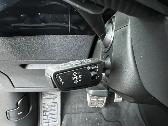 Audi Q8 e-tron 55 Business Quattro