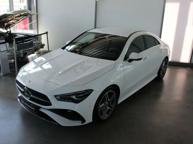 Mercedes-Benz CLA 200 AMG Line Coupé Premium