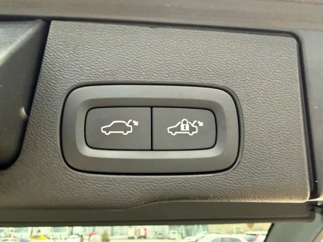 Volvo XC60 Dark Plus