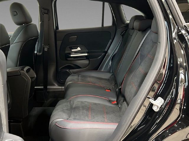 Mercedes-Benz GLA 200 AMG Line GLA 200 d