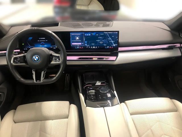 BMW i5 eDrive40