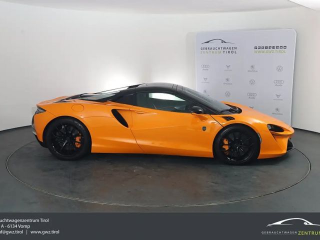 McLaren Artura Spider