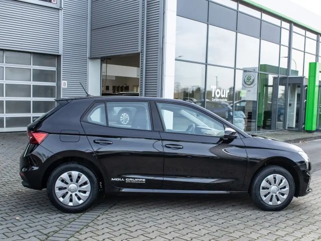 Skoda Fabia 1.0 MPI Essence LED PDC SHZ SOUNDSYS SPURH