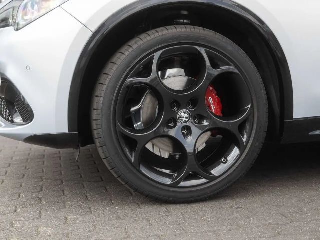 Alfa Romeo Stelvio AT8 Q4 Turbo