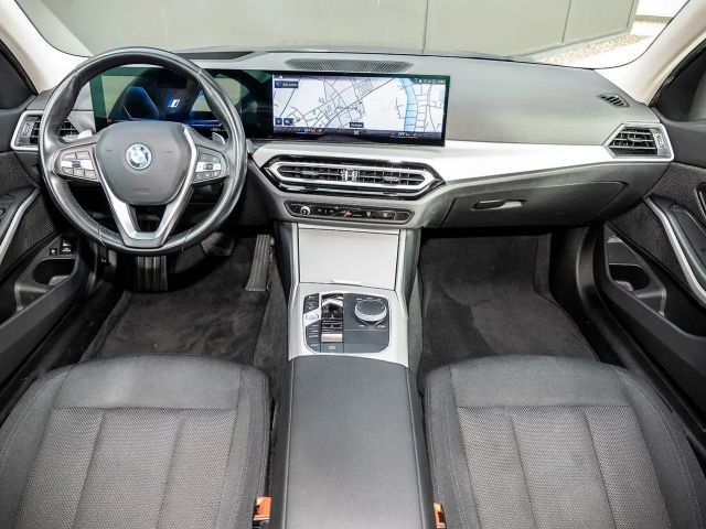 BMW 330 330e Touring