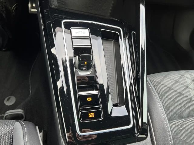 Volkswagen Golf R-Line Variant